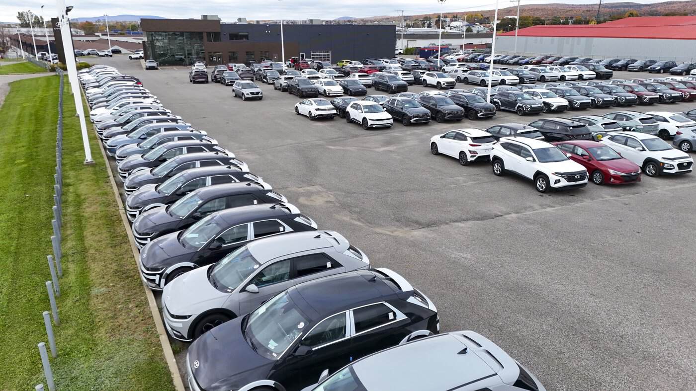 Quebec lowers electric vehicle sales targets for second time