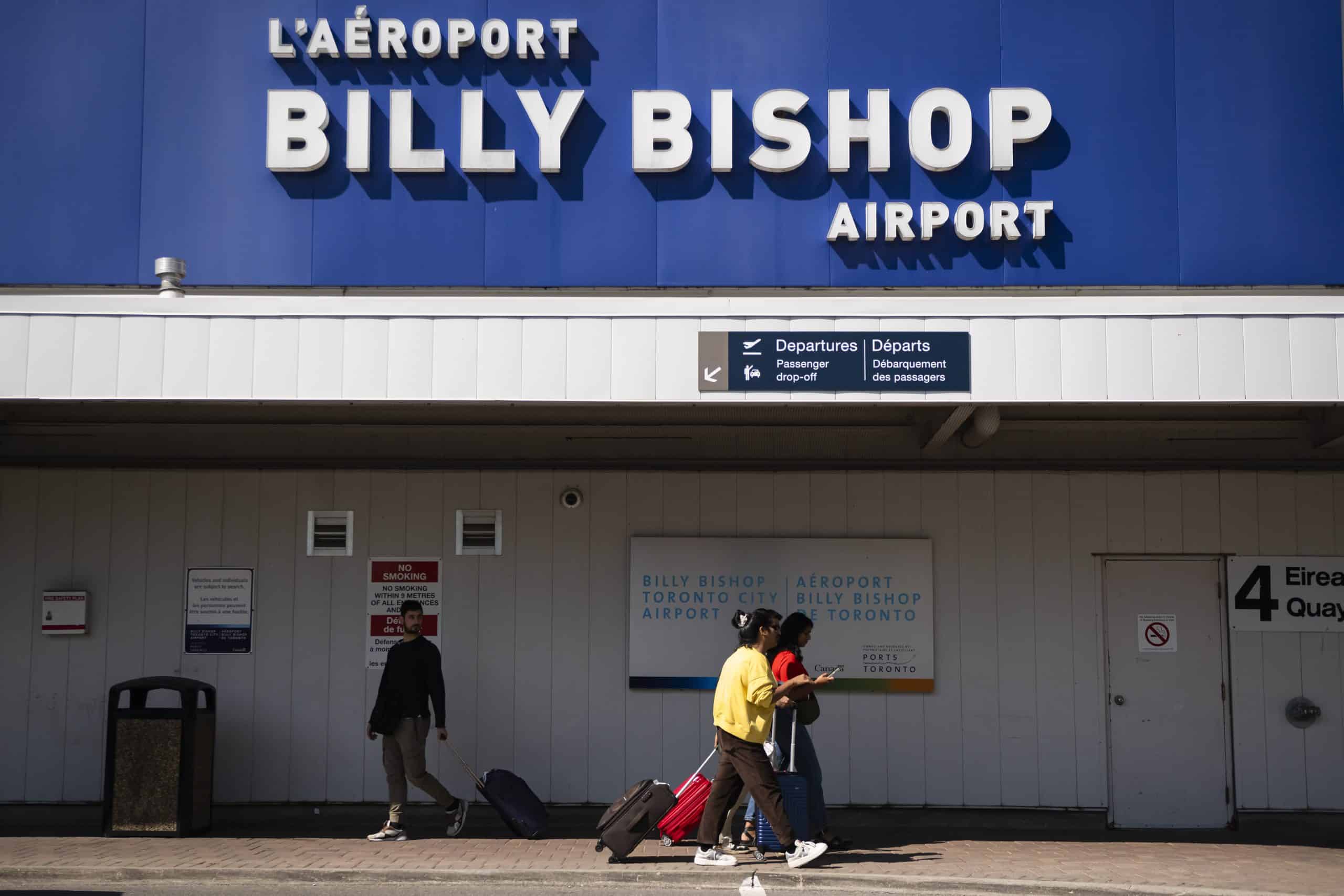 Federal government starts public consultation on future of Toronto's island airport