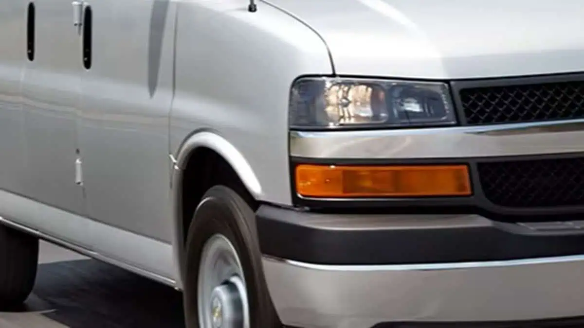 Possible loss of steering control on nearly 3,000 vehicles in Canada, recall, chevrolet, gmc