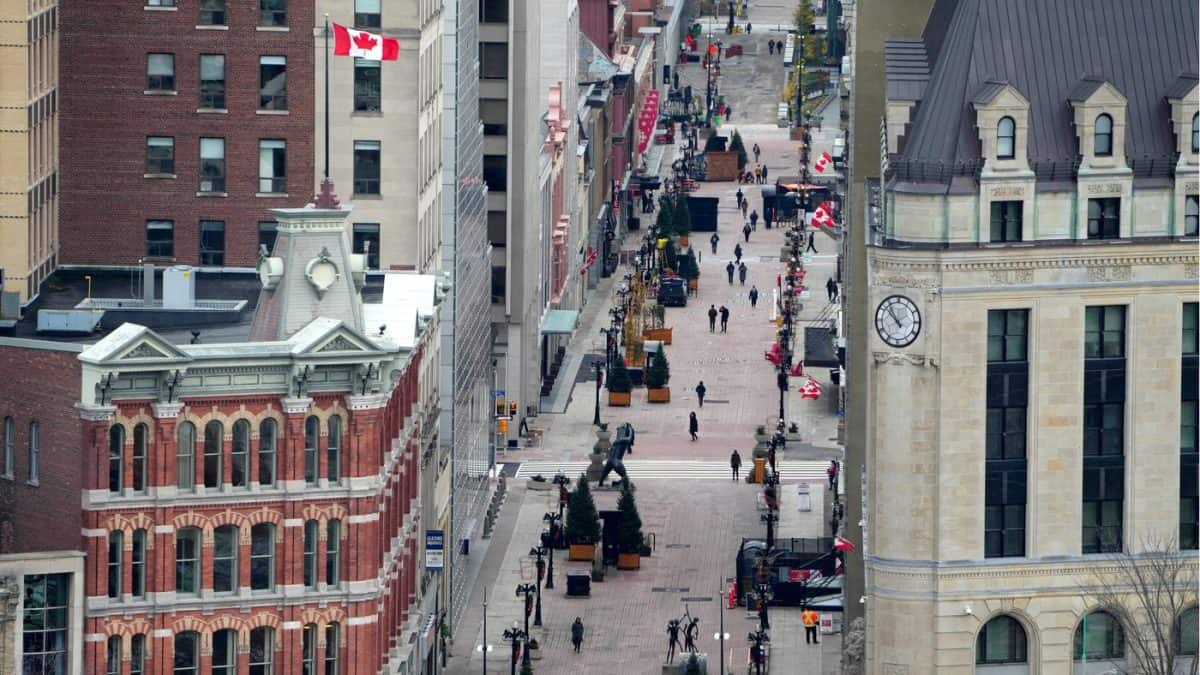 Deadline for public servants to apply for early retirement arrives in Canada