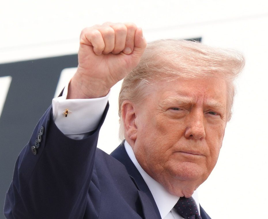 Trump threatens increased tariffs on Canada over wildfire smoke