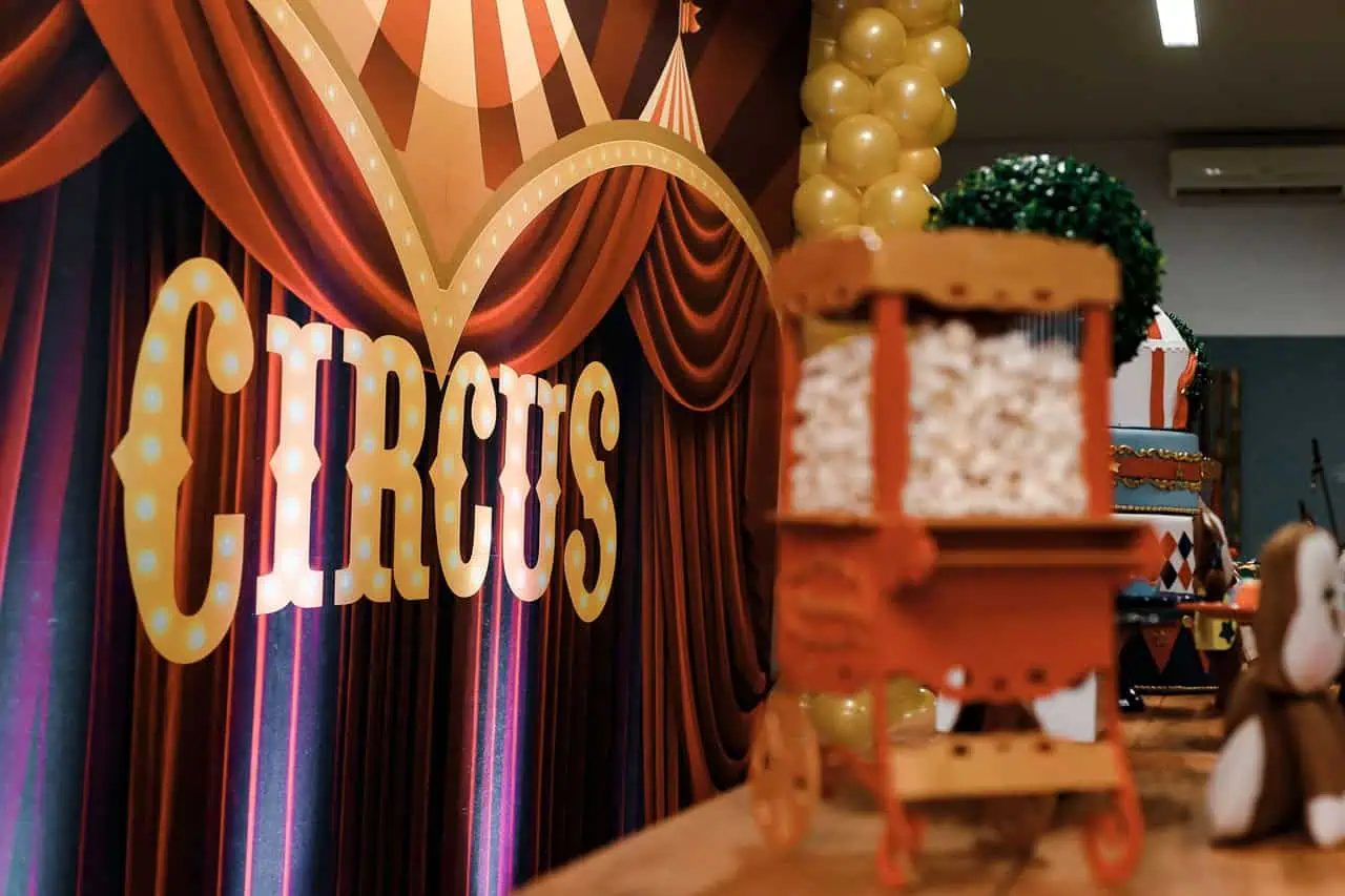 royal canadian circus is coming to mississauga.