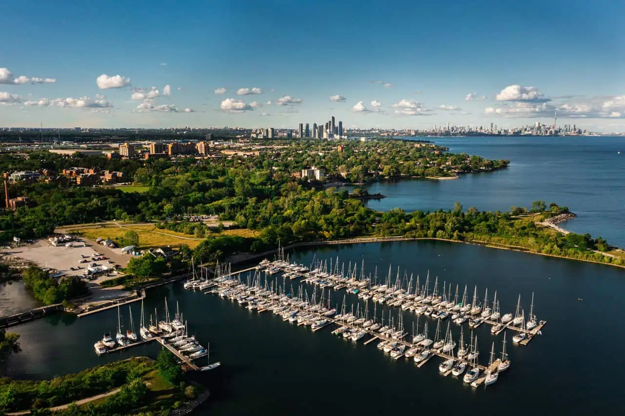 New 3-bedroom townhomes in popular Toronto neighbourhood, Westshore at Long Branch, start at just $600K, developed by Minto
