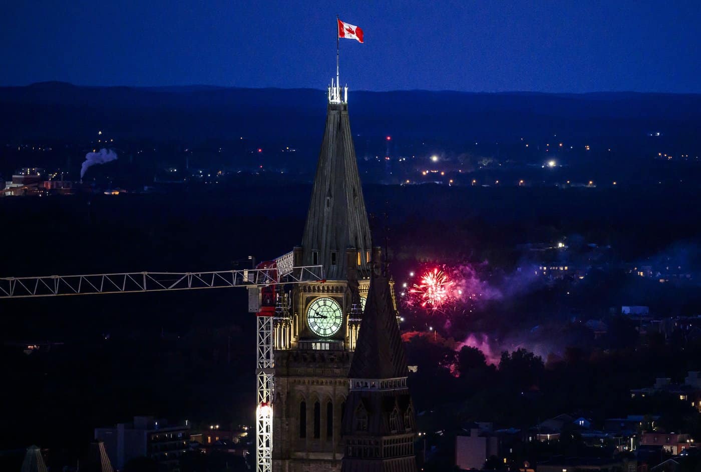 Unannounced fireworks show in Ottawa leaves councillors fuming