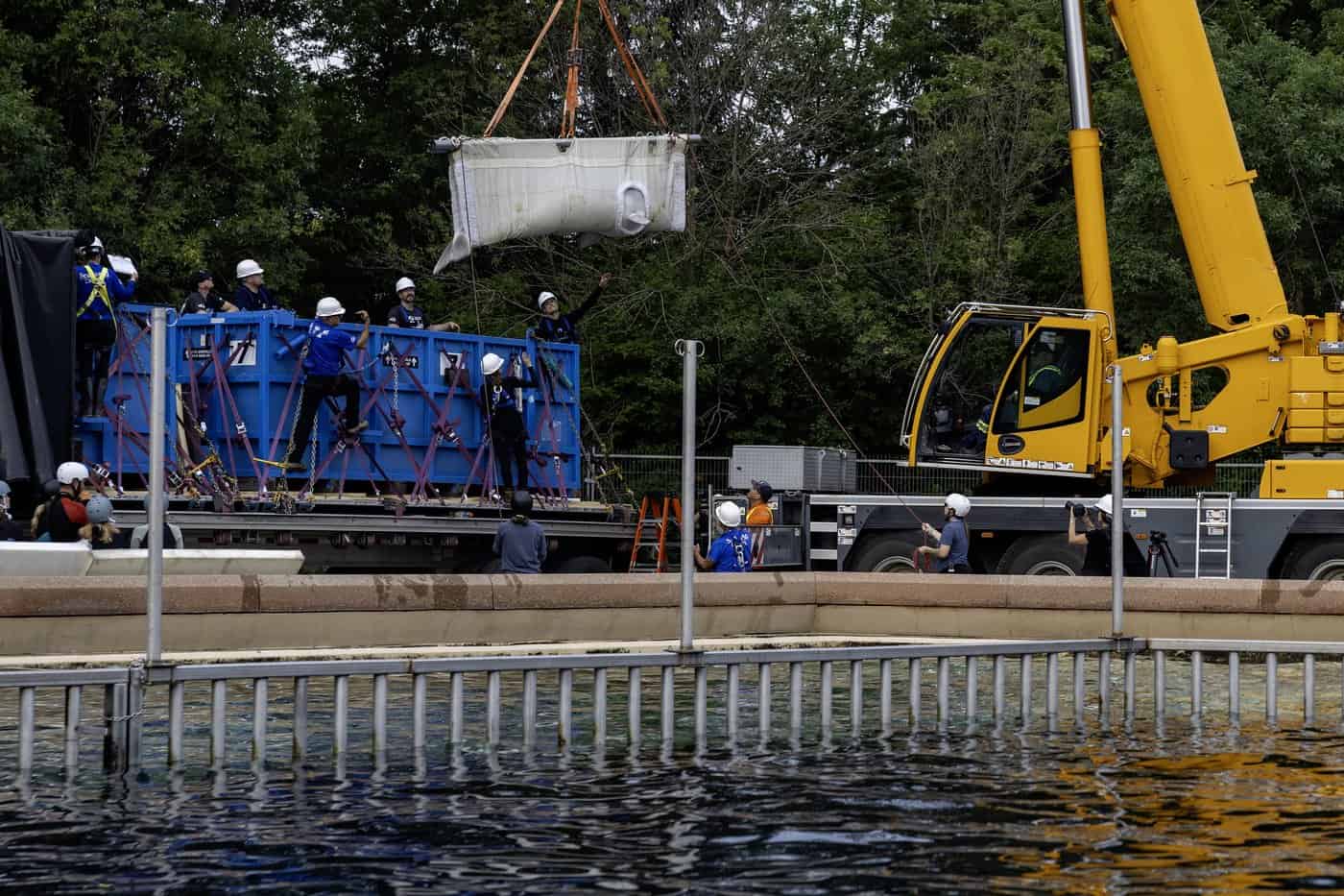 marineland belugas move to USA niagara falls canada ontario