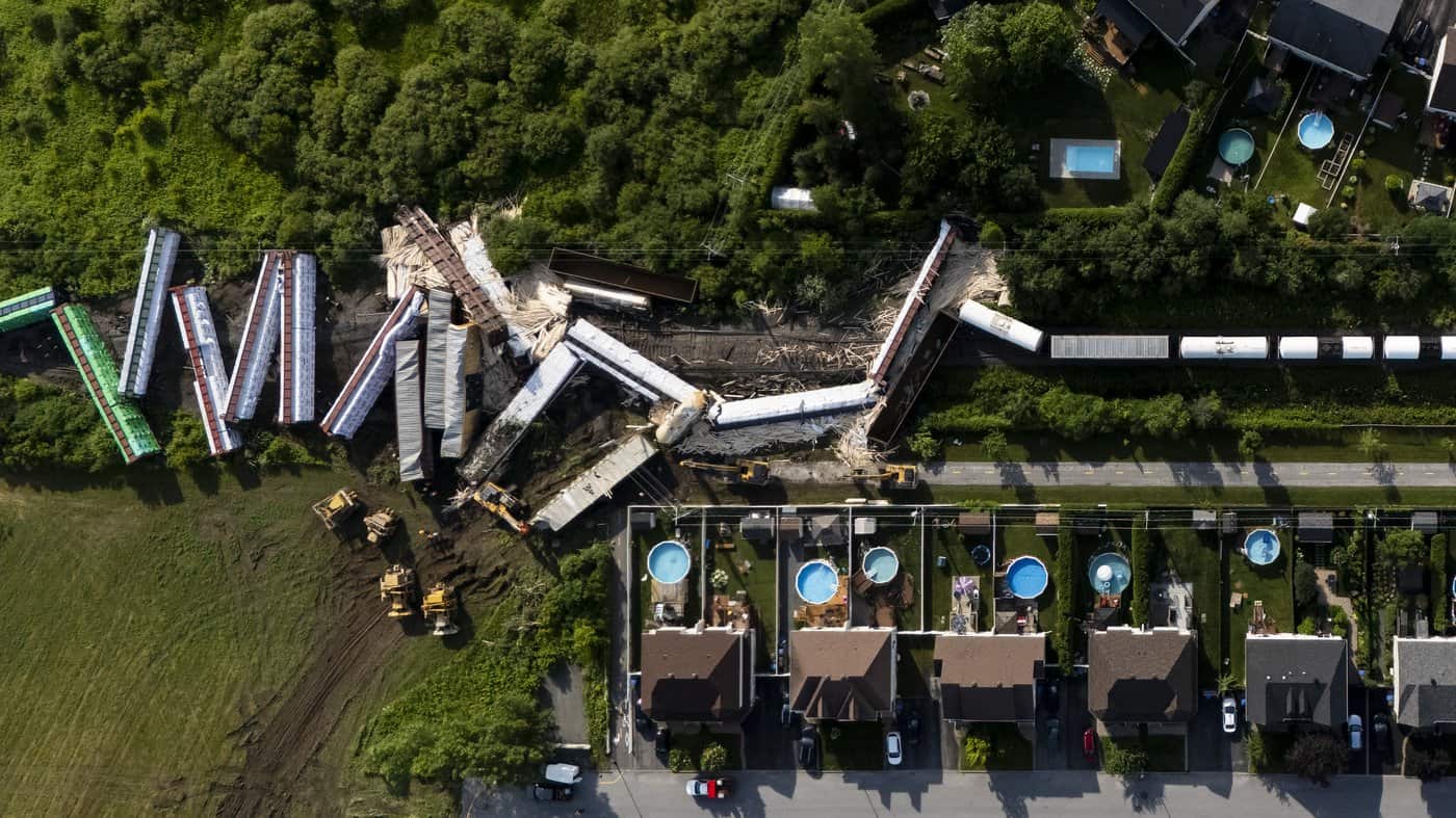 train derailment montreal canada