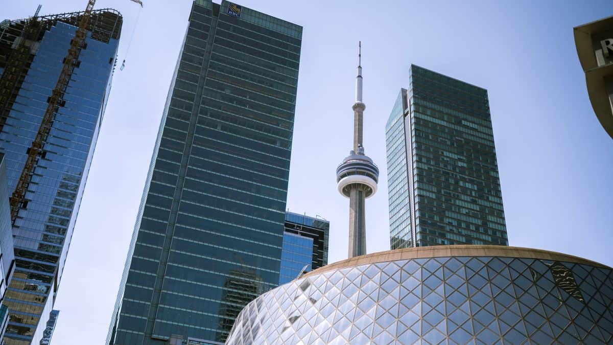return to office toronto ontario canada food cafes